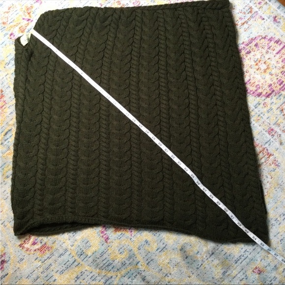 Ireland’s Eye Green Aran Cable knit poncho 100% wool - Picture 7 of 8